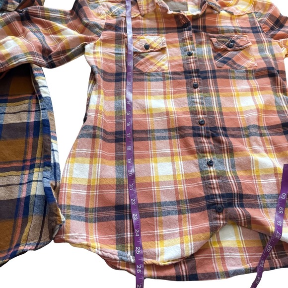 Legendary Whitetails Stockyards Plaid Flannel Shirt Lot Womens Medium Western - Picture 12 of 15